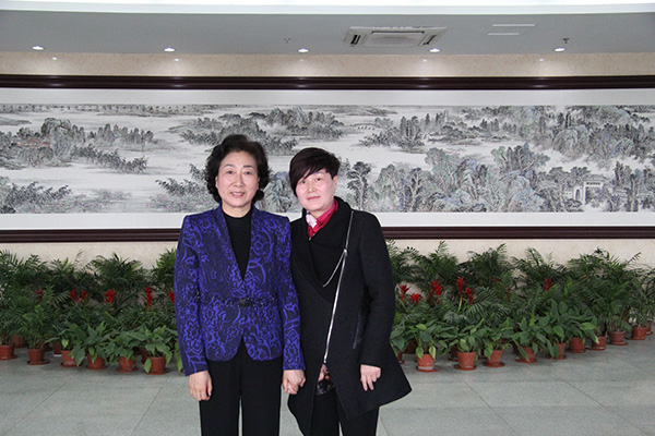 花省长和豹子头服饰公司曹群总经理合影.jpg 花省长和豹子头服饰公司曹群总经理合影.jpg