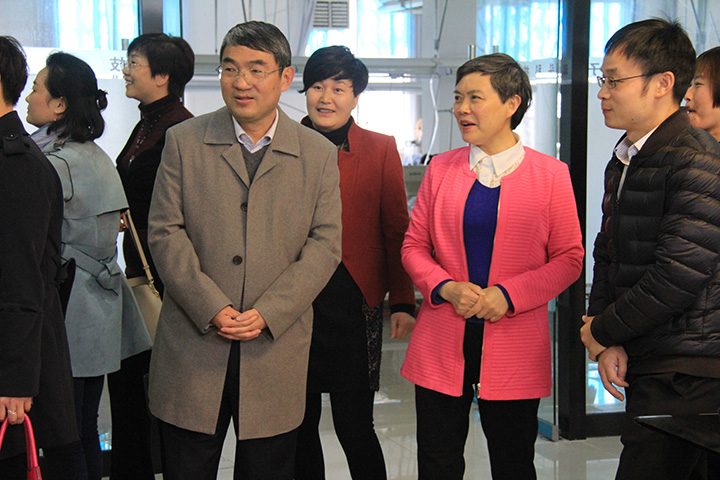 开发区刘书记带队前来公司参观指导.jpg