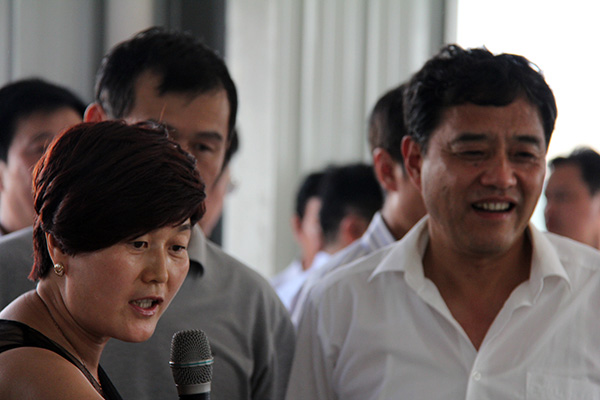 宋卫平书记一行到安徽豹子头服饰公司视察工作02.jpg 宋卫平书记一行到安徽豹子头服饰公司视察工作02.jpg